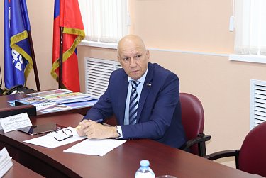 Геннадий Аверьянов провел прием граждан